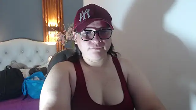 Snapshot of katty_femdom chatting on February 12, 9:59 am katty femdom online show from February 12, 9:59 am