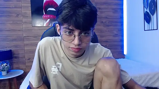 jhoellx online show from December 14, 7:25 pm
