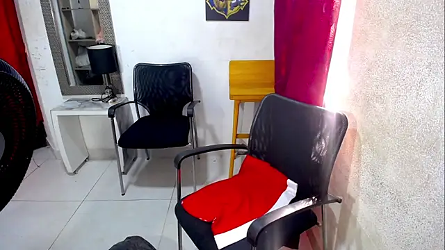 Snapshot of diabla_sexyboobs chatting on February 21, 9:16 pm diabla sexyboobs online show from February 21, 9:16 pm