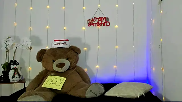kendal scott1 online show from December 2, 8:44 pm