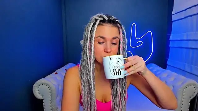 rock n roxy online show from December 2, 1:33 am