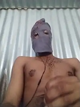 Snapshot of hornyxguy68 chatting on December 4, 10:13 am hornyxguy68 online show from December 4, 10:13 am