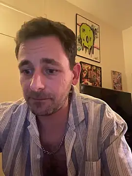 Snapshot of defbond420 chatting on October 12, 8:52 pm defbond420 online show from October 12, 8:52 pm