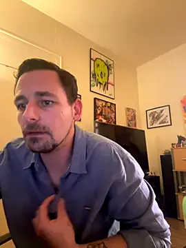 Snapshot of defbond420 chatting on October 21, 9:37 pm defbond420 online show from October 21, 9:37 pm