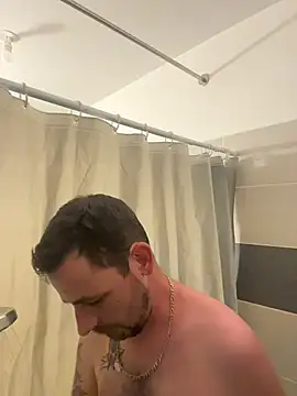 Snapshot of defbond420 chatting on December 1, 12:43 pm defbond420 online show from December 1, 12:43 pm