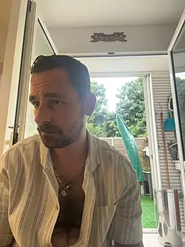 Snapshot of defbond420 chatting on December 16, 2:11 pm defbond420 online show from December 16, 2:11 pm