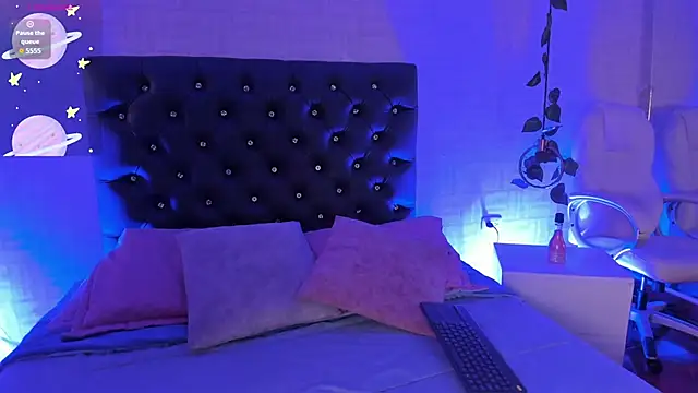 Snapshot of ZoeHarris chatting on February 10, 12:20 pm ZoeHarris online show from February 10, 12:20 pm