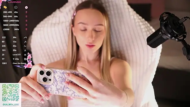 HollisBeckett online show from February 4, 2:39 am