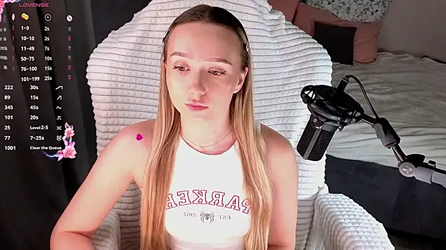 HollisBeckett online show from February 27, 3:17 am