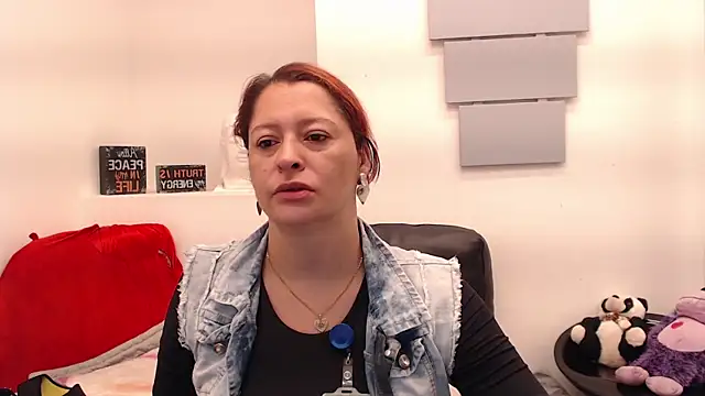 eva twiss online show from April 14, 12:22 pm