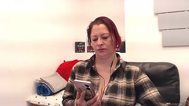 Snapshot of eva_twiss chatting on June 16, 1:03 pm eva twiss online show from June 16, 1:03 pm