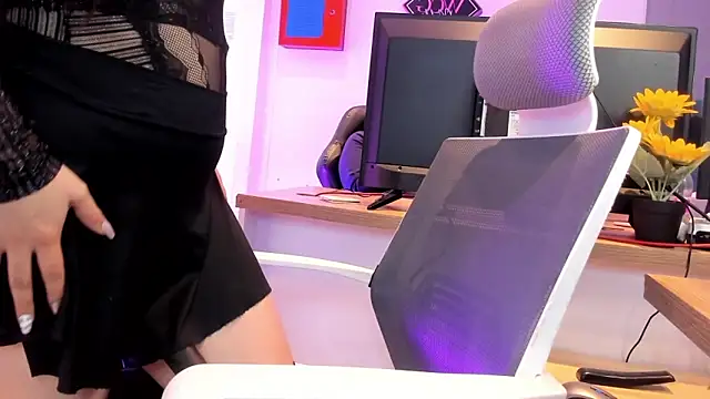 Kimkalifa  online show from November 8, 12:38 pm