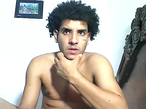 maick5- online show from October 9, 4:32 am