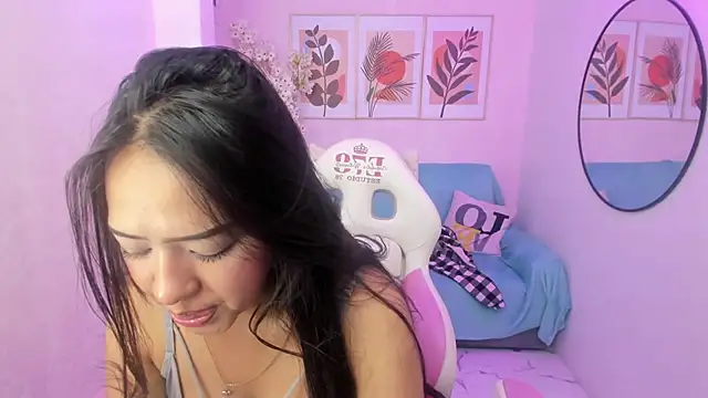 Zafiro t18 online show from February 9, 3:45 pm