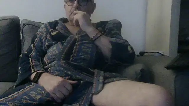 Snapshot of Bretoncool chatting on October 12, 8:19 pm Bretoncool online show from October 12, 8:19 pm