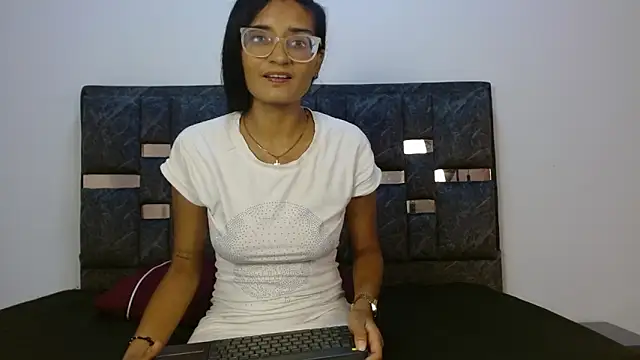 Snapshot of valentina_lov chatting on September 9, 12:05 pm valentina lov online show from September 9, 12:05 pm