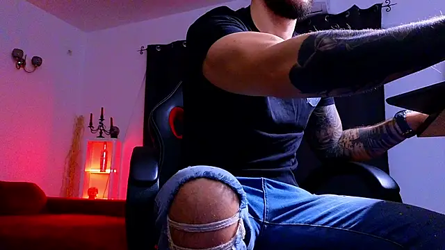 MightyAaron66 online show from November 7, 3:39 am