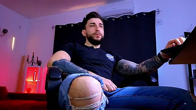 MightyAaron66 online show from March 10, 4:50 am