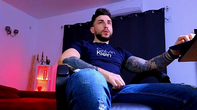 MightyAaron66 online show from April 3, 2:31 am