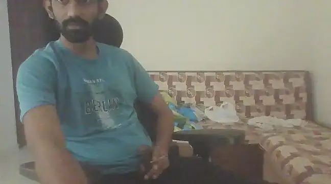 Snapshot of dominanthubby chatting on March 19, 8:55 am dominanthubby online show from March 19, 8:55 am