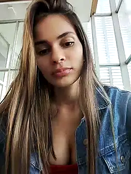 cuteluci  online show from January 7, 9:46 pm