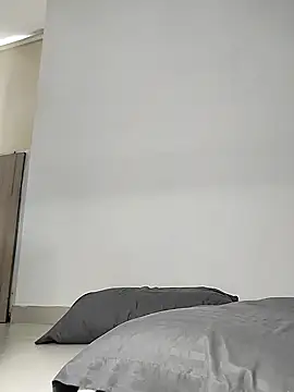 cuteluci  online show from January 8, 2:35 pm