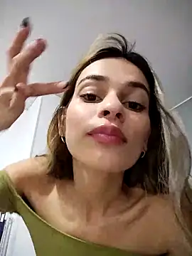 cuteluci  online show from March 7, 10:45 am