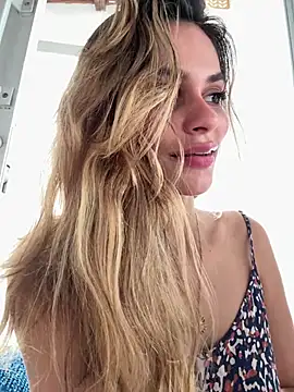 Snapshot of cuteluci_ chatting on June 12, 12:26 pm cuteluci online show from June 12, 12:26 pm