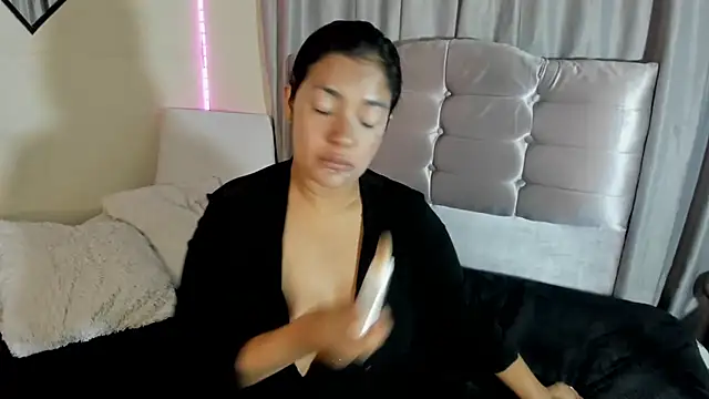 arianithaxox online show from December 19, 9:27 am