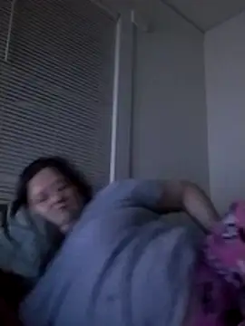 Snapshot of staceysmomfow chatting on June 23, 6:55 am staceysmomfow online show from June 23, 6:55 am
