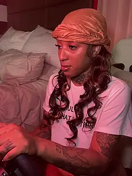 CrownedNyaries online show from December 10, 12:16 pm