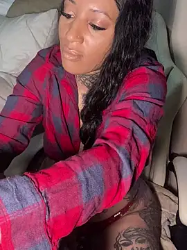 CrownedNyaries online show from January 8, 7:03 pm