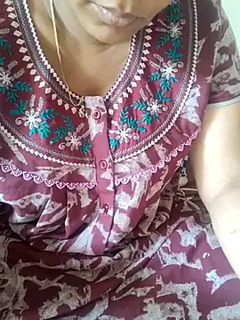 Snapshot of samitasharma chatting on June 26, 5:23 am samitasharma online show from June 26, 5:23 am