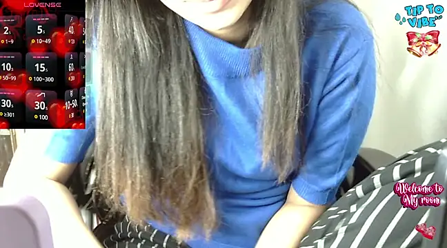 Snapshot of Barbie-Queen2 chatting on December 8, 11:40 pm Barbie-Queen2 online show from December 8, 11:40 pm