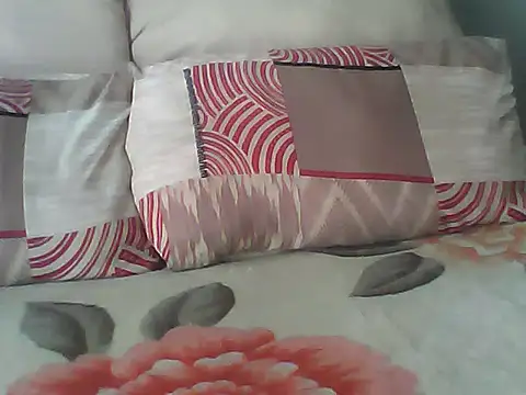 younglover250 online show from March 19, 7:23 am