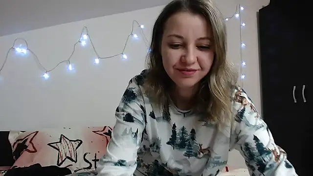 Snapshot of SweetMaddy888 chatting on January 4, 4:12 am SweetMaddy888 online show from January 4, 4:12 am