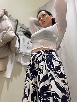 Snapshot of Roxana-Sexy chatting on February 4, 6:08 am Roxana-Sexy online show from February 4, 6:08 am