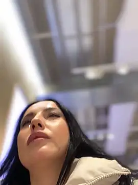 Snapshot of Roxana-Sexy chatting on February 21, 5:19 am Roxana-Sexy online show from February 21, 5:19 am