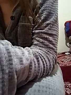 Snapshot of Cendrillon-Rana chatting on January 22, 2:04 am Cendrillon-Rana online show from January 22, 2:04 am