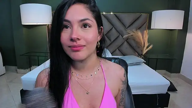 Mia Elowen online show from February 9, 3:43 am