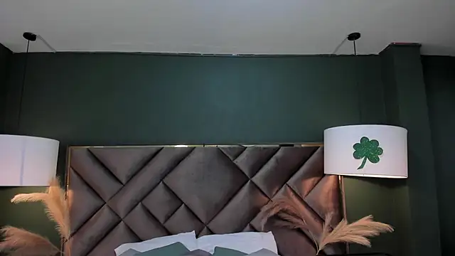 Mia Elowen online show from March 14, 10:27 pm