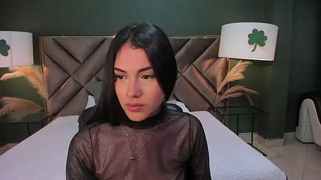 Mia Elowen online show from March 15, 10:44 pm