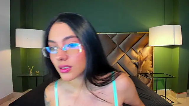 Mia Elowen online show from October 3, 9:23 pm