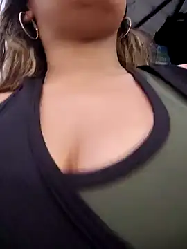 LaurenWelly  online show from February 10, 11:23 pm