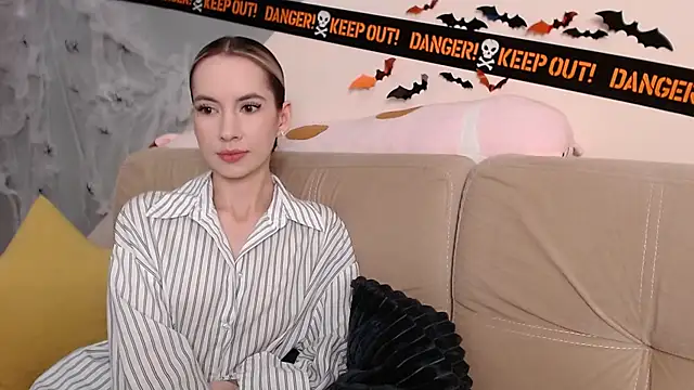 AmbrielHailey online show from November 2, 7:27 pm