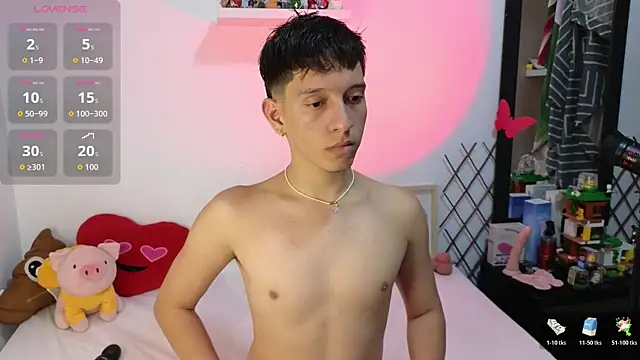 Snapshot of milky__boy_ chatting on November 14, 4:00 am milky boy online show from November 14, 4:00 am