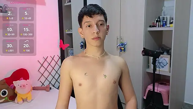 Snapshot of milky__boy_ chatting on November 24, 5:07 am milky boy online show from November 24, 5:07 am