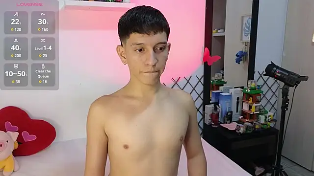 Snapshot of milky__boy_ chatting on December 2, 4:40 am milky boy online show from December 2, 4:40 am