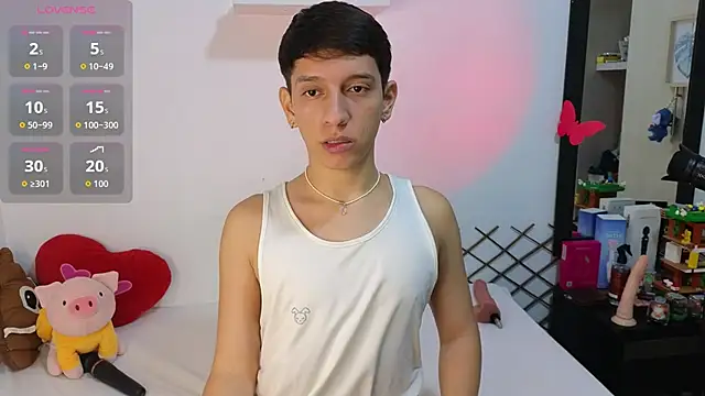 Snapshot of milky__boy_ chatting on January 15, 4:39 am milky boy online show from January 15, 4:39 am