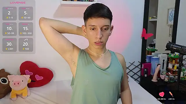 Snapshot of milky__boy_ chatting on February 21, 5:52 am milky boy online show from February 21, 5:52 am